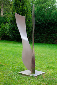La doppia Anima-scultura in acciaio